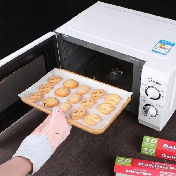 my-11134207-820l4-mefdw0exlgjlc9.webp Non-Stick Baking Paper Roll with Cutter 50M | Oil-Proof Parchment Paper | Microwave & Oven Baking Liner